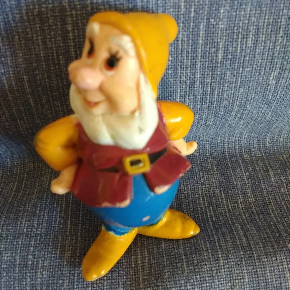 Snow White Dwarf Happy & Grumpy 2